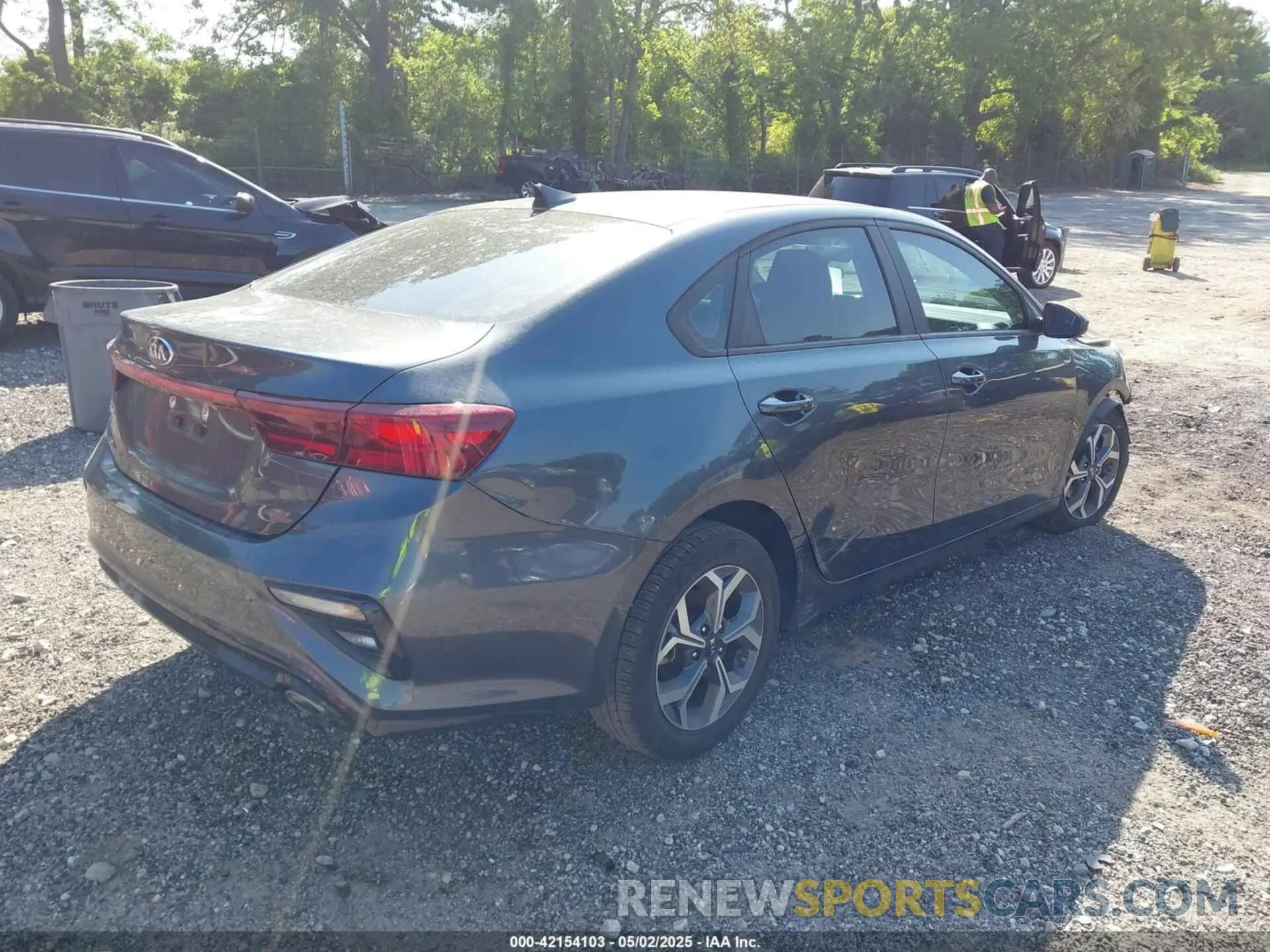 4 Фотография поврежденного автомобиля 3KPF24AD2LE221947 KIA FORTE 2020