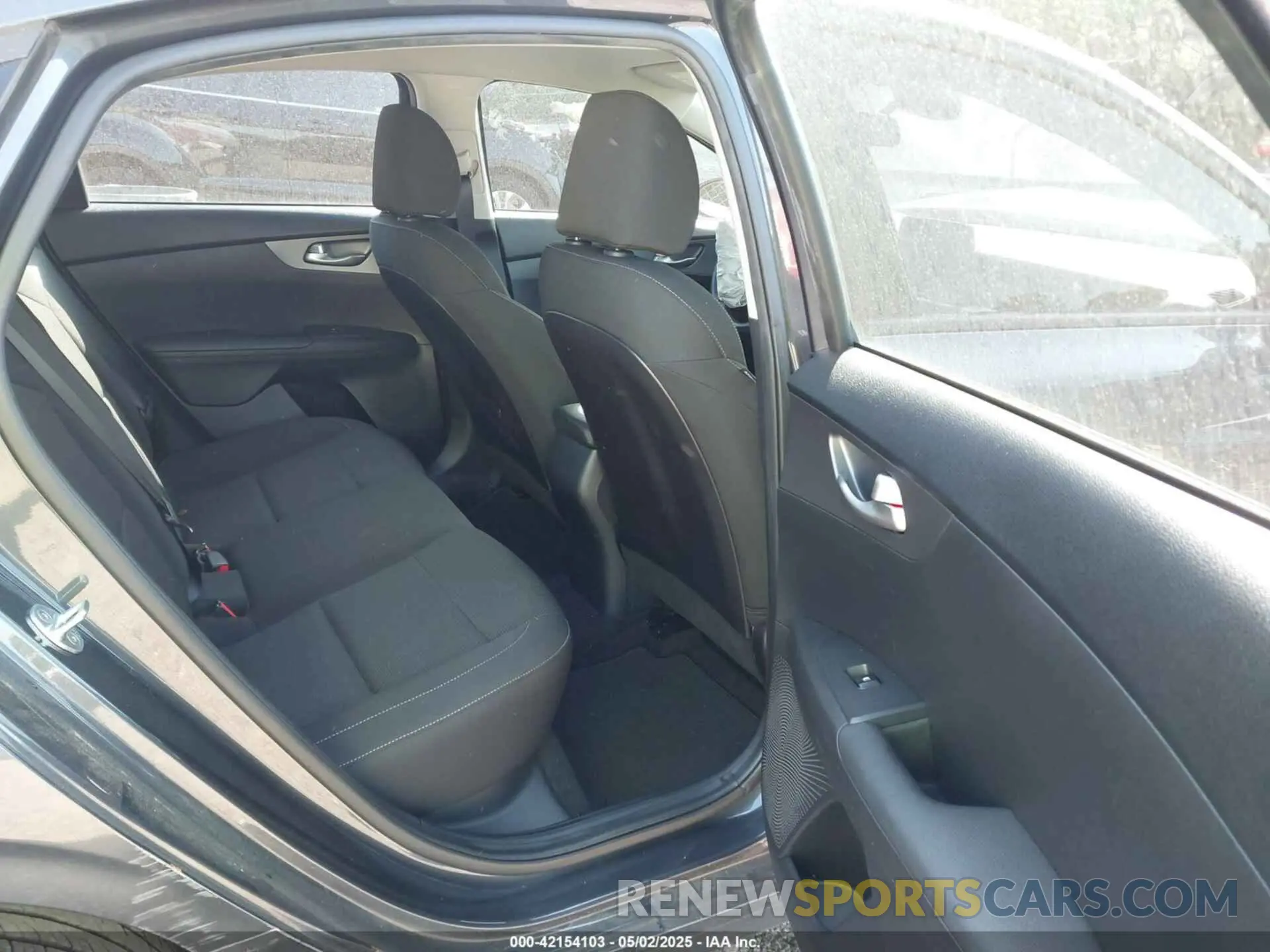 8 Фотография поврежденного автомобиля 3KPF24AD2LE221947 KIA FORTE 2020