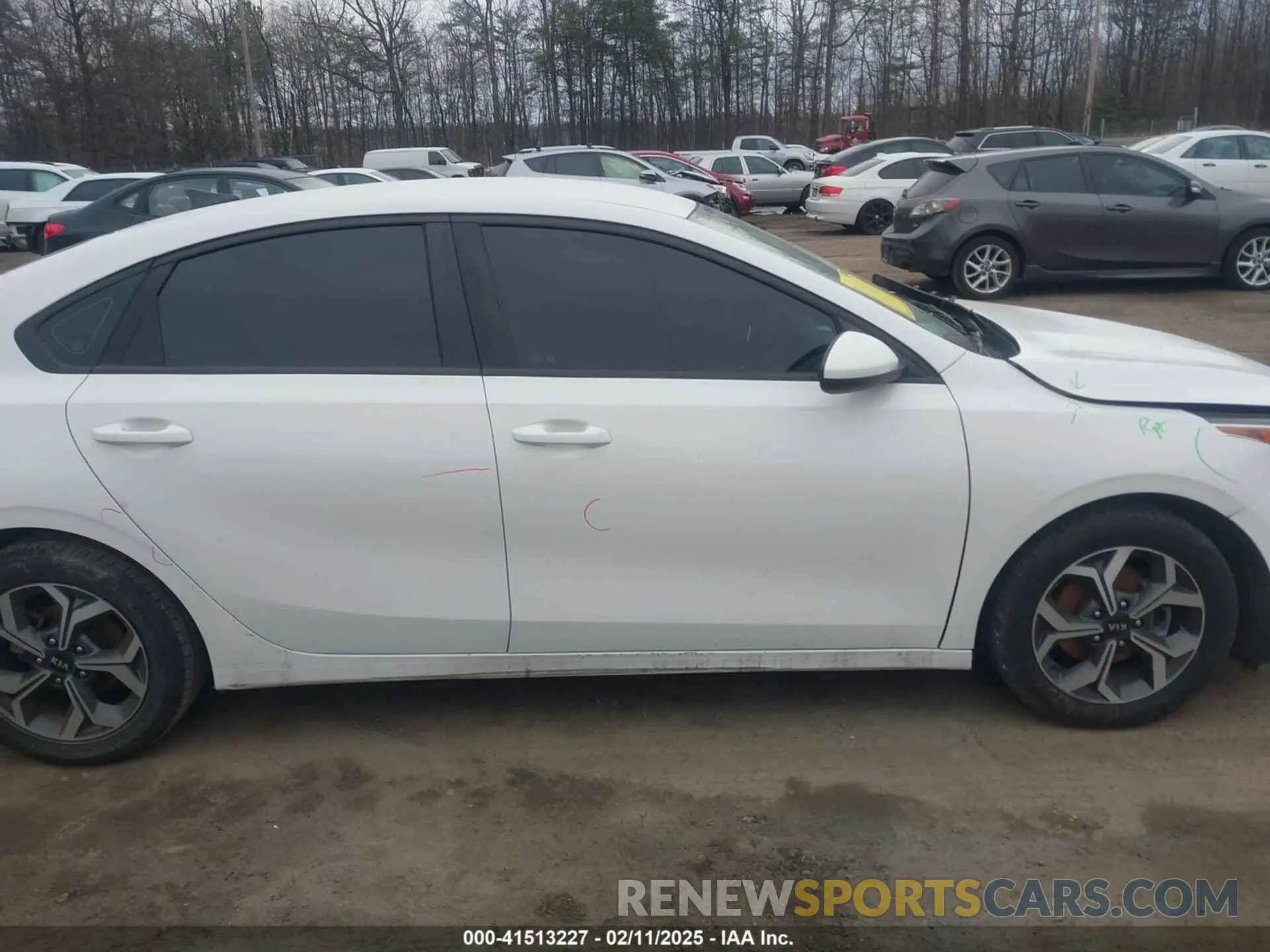 13 Photograph of a damaged car 3KPF24AD2LE226520 KIA FORTE 2020