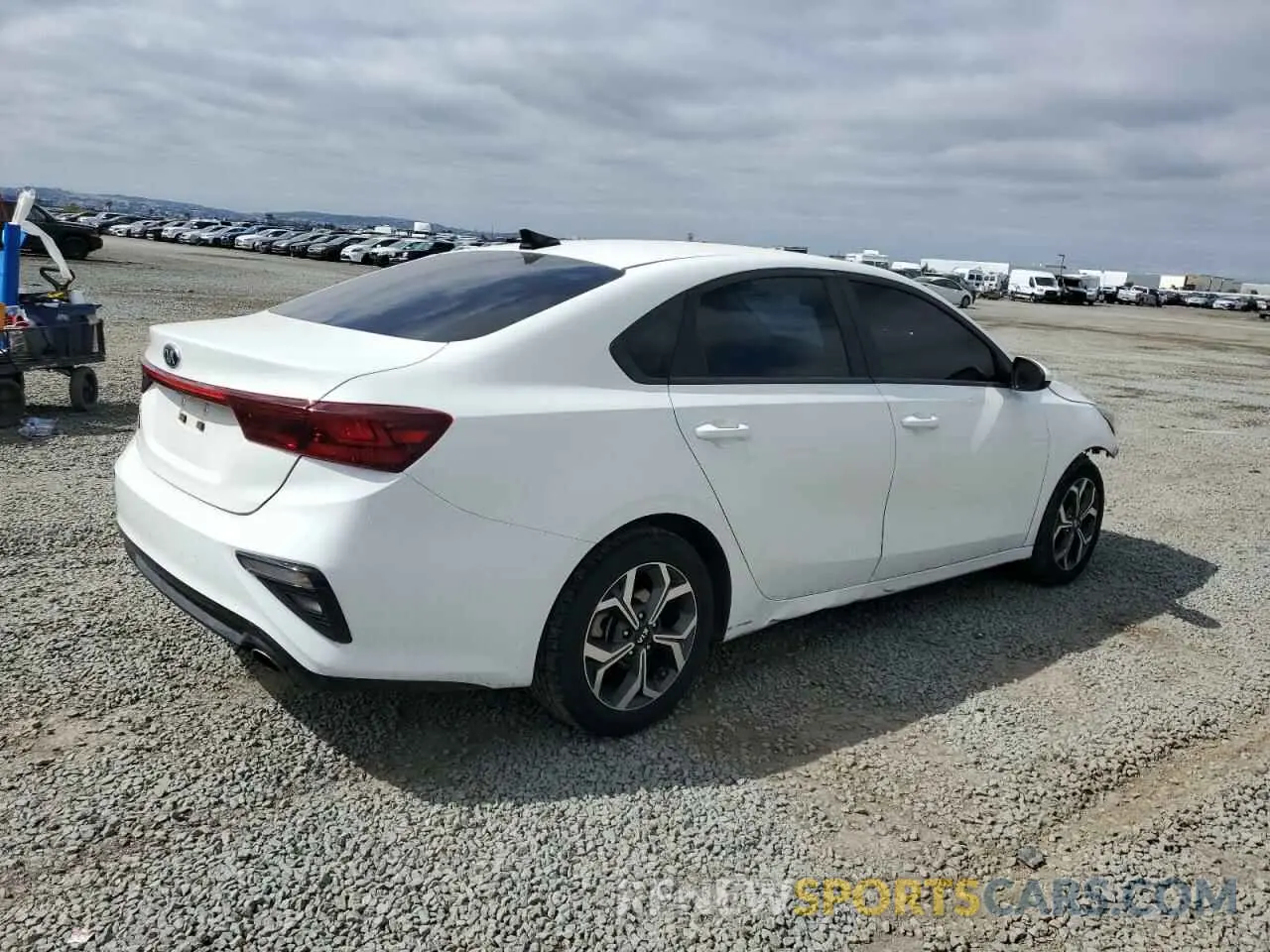 3 Photograph of a damaged car 3KPF24AD2LE233757 KIA FORTE 2020