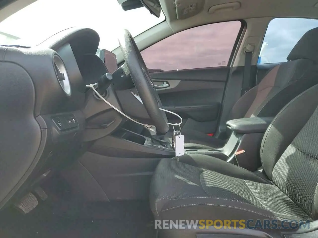 7 Photograph of a damaged car 3KPF24AD2LE233757 KIA FORTE 2020