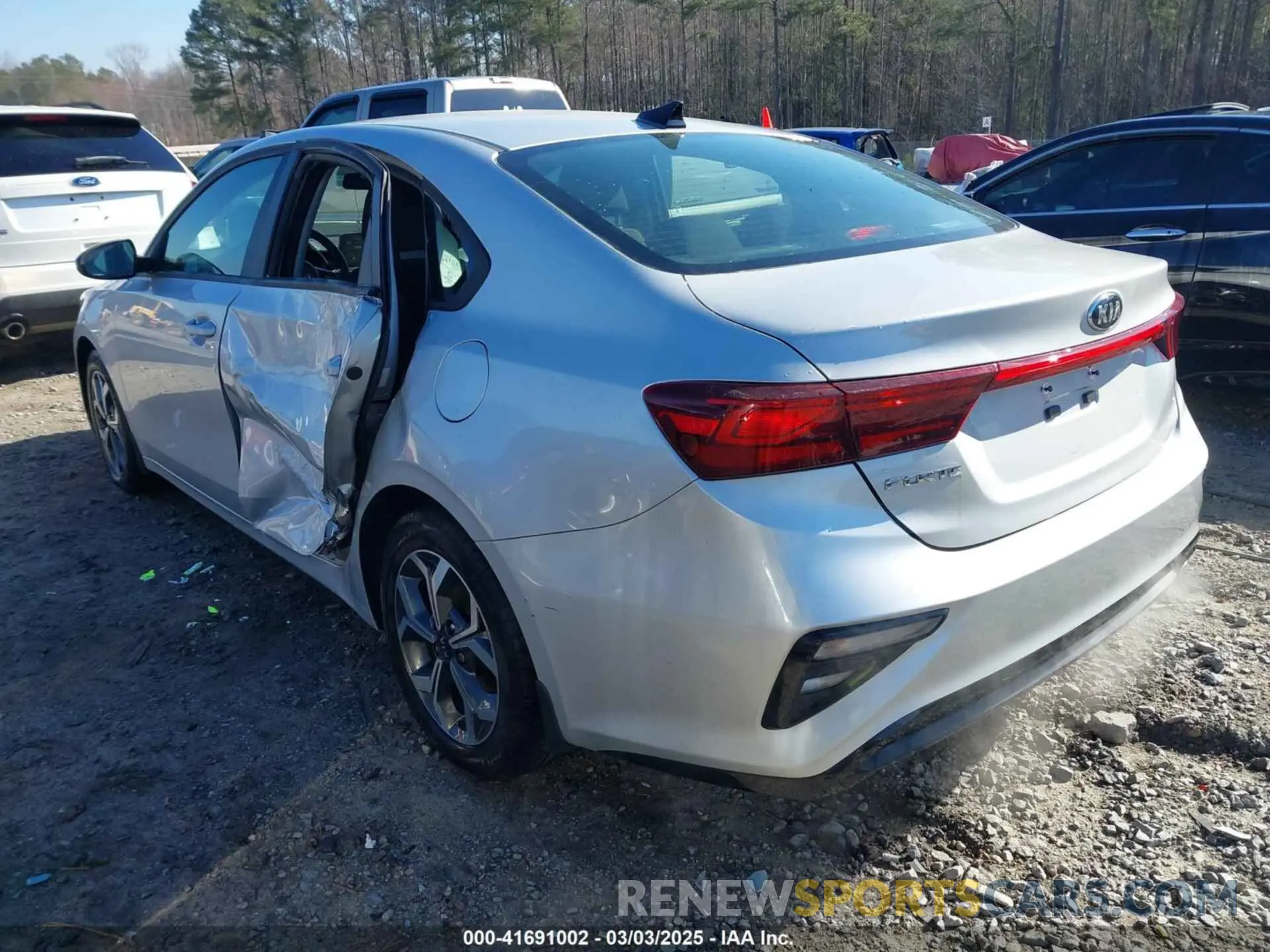 3 Фотография поврежденного автомобиля 3KPF24AD2LE234214 KIA FORTE 2020
