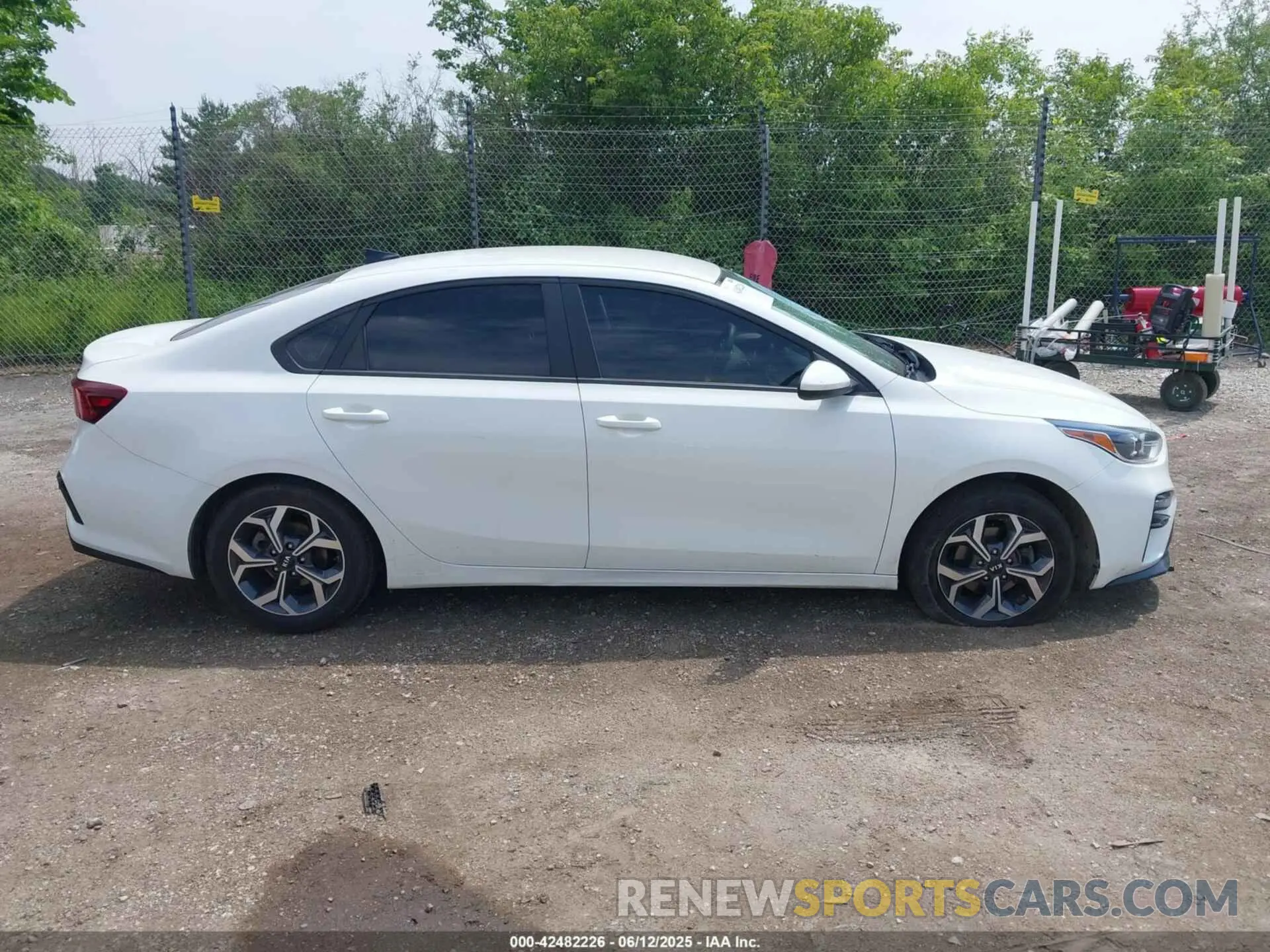 13 Photograph of a damaged car 3KPF24AD2LE240062 KIA FORTE 2020