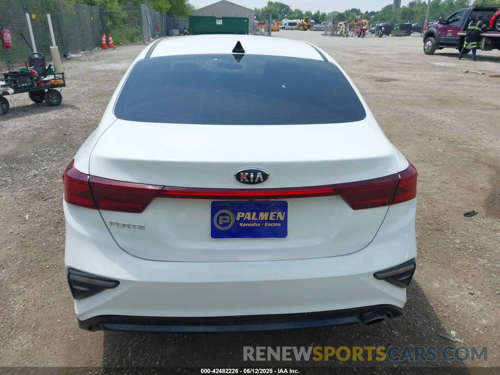 16 Photograph of a damaged car 3KPF24AD2LE240062 KIA FORTE 2020