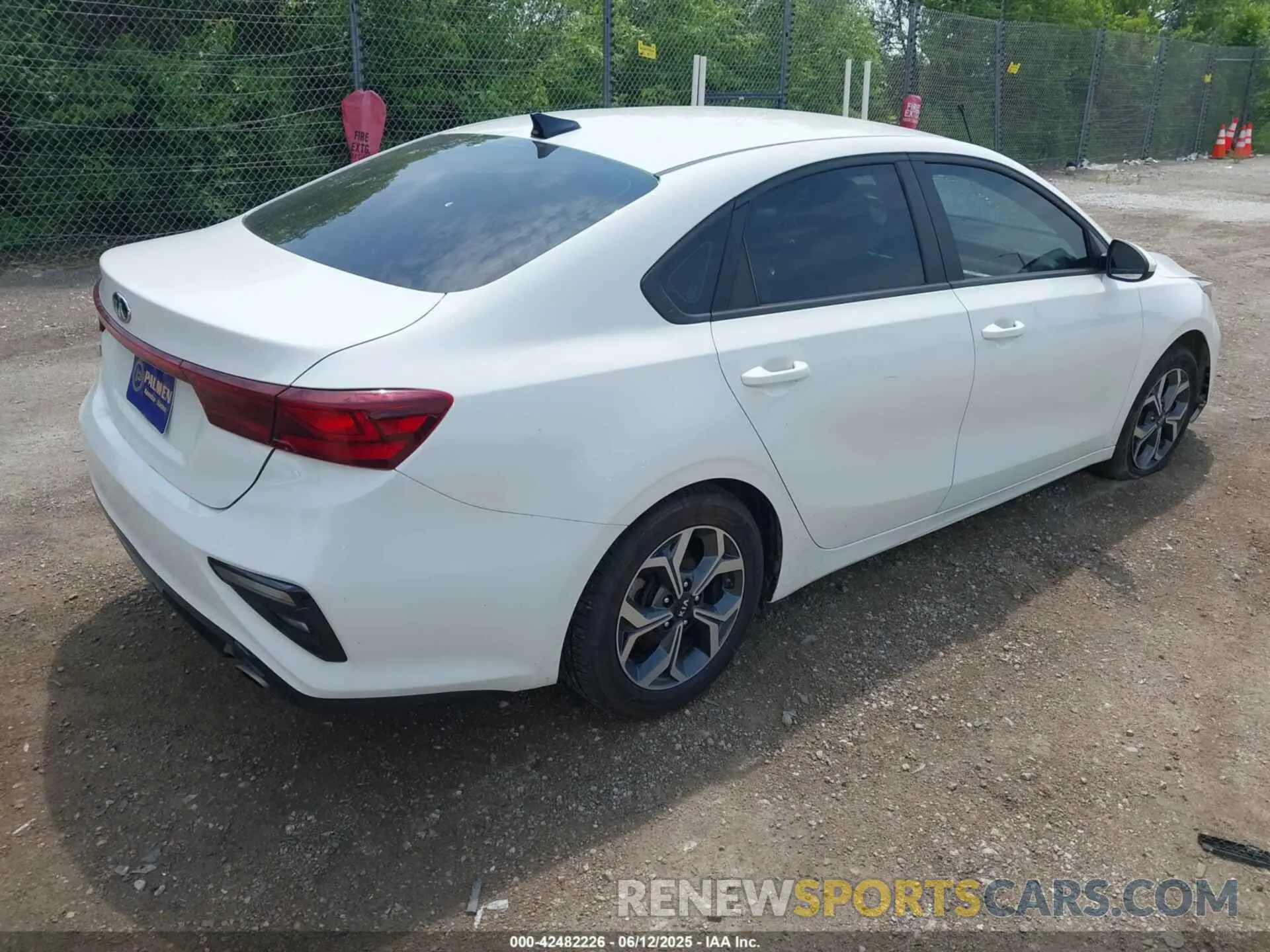 4 Photograph of a damaged car 3KPF24AD2LE240062 KIA FORTE 2020