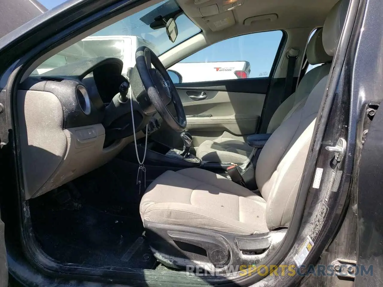 7 Фотография поврежденного автомобиля 3KPF24AD2LE251742 KIA FORTE 2020