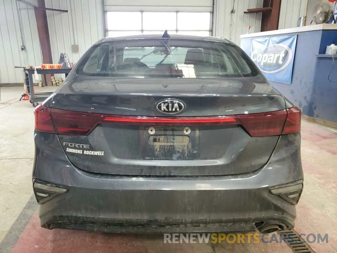 6 Photograph of a damaged car 3KPF24AD2LE255774 KIA FORTE 2020
