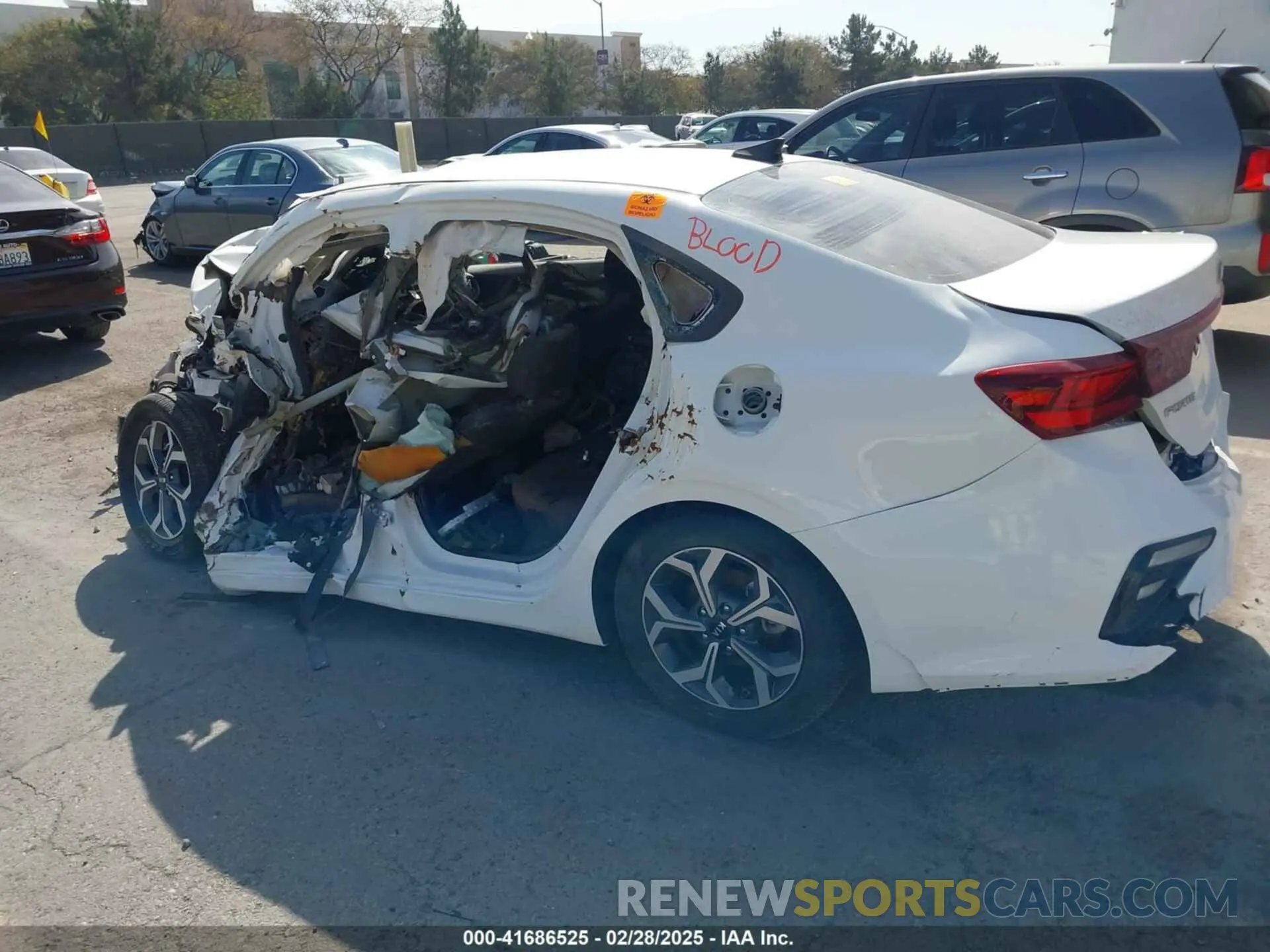 18 Фотография поврежденного автомобиля 3KPF24AD3LE143744 KIA FORTE 2020