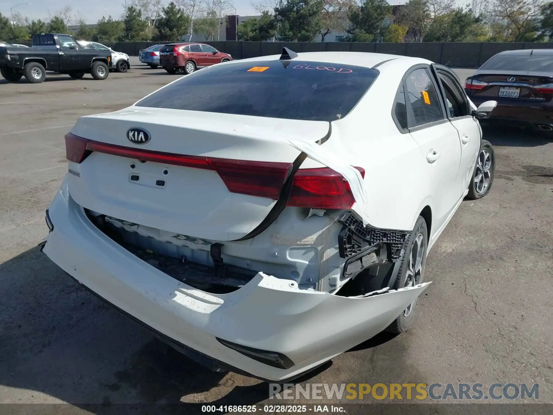 19 Фотография поврежденного автомобиля 3KPF24AD3LE143744 KIA FORTE 2020