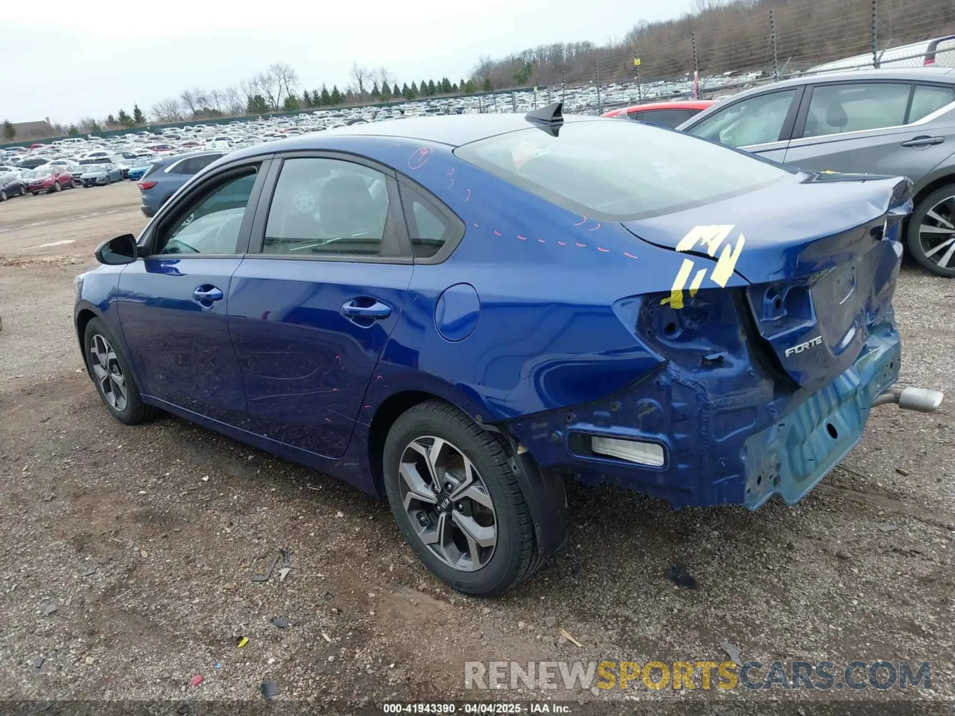 3 Фотография поврежденного автомобиля 3KPF24AD3LE143775 KIA FORTE 2020