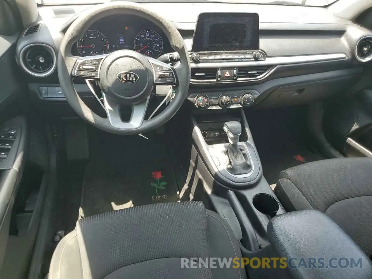 8 Фотография поврежденного автомобиля 3KPF24AD3LE154498 KIA FORTE 2020