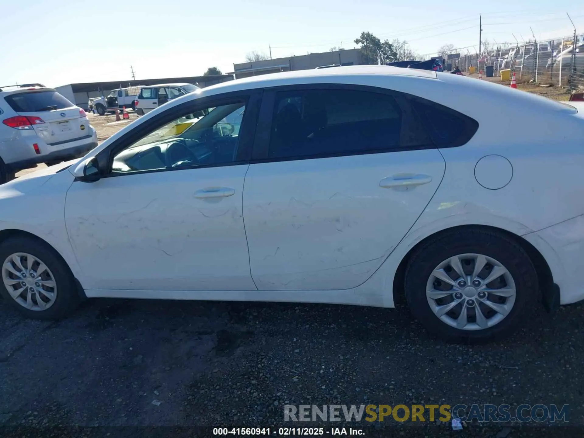 13 Photograph of a damaged car 3KPF24AD3LE159555 KIA FORTE 2020