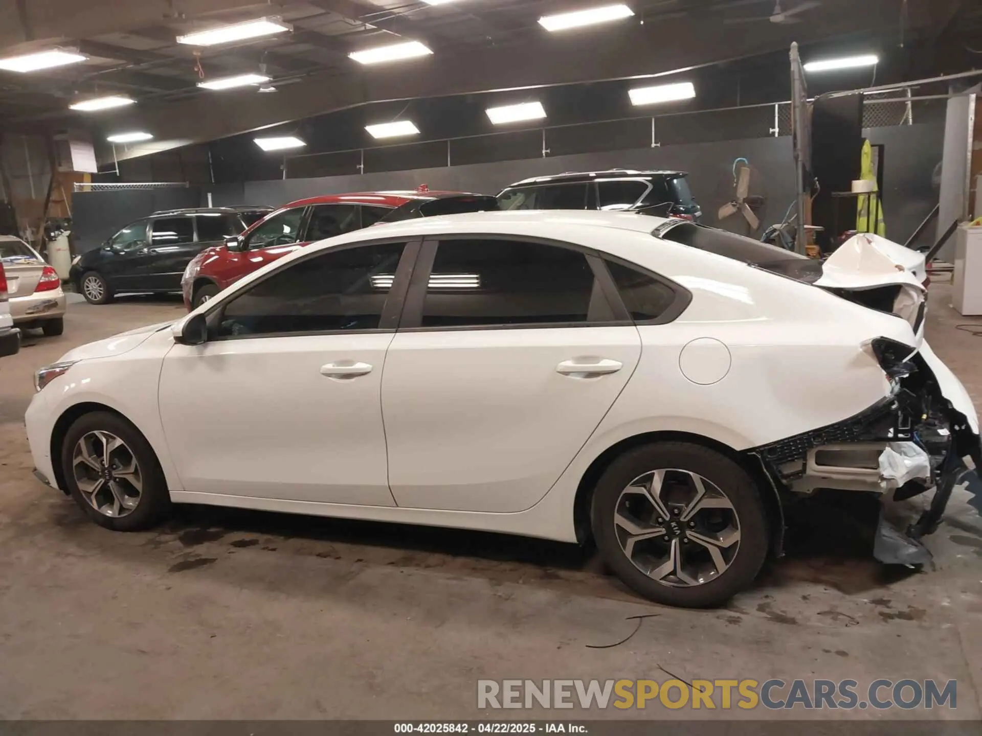 14 Фотография поврежденного автомобиля 3KPF24AD3LE174606 KIA FORTE 2020