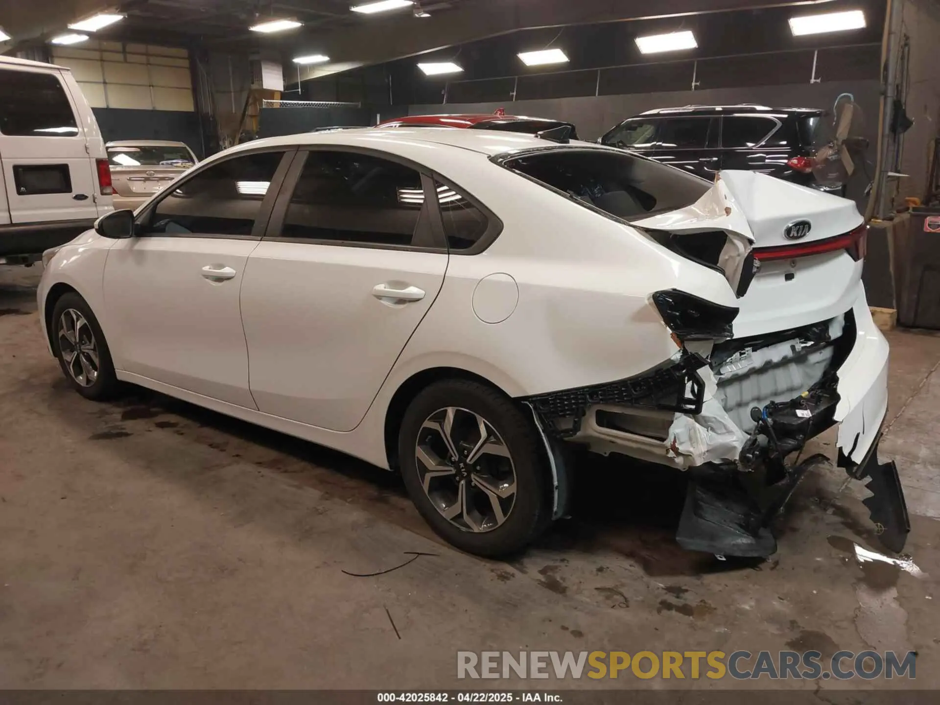 3 Фотография поврежденного автомобиля 3KPF24AD3LE174606 KIA FORTE 2020