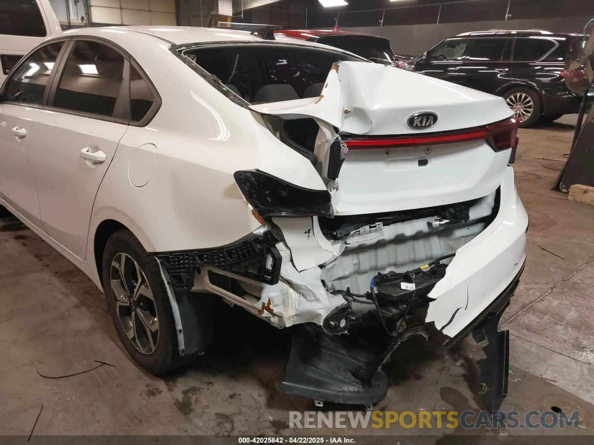 6 Фотография поврежденного автомобиля 3KPF24AD3LE174606 KIA FORTE 2020