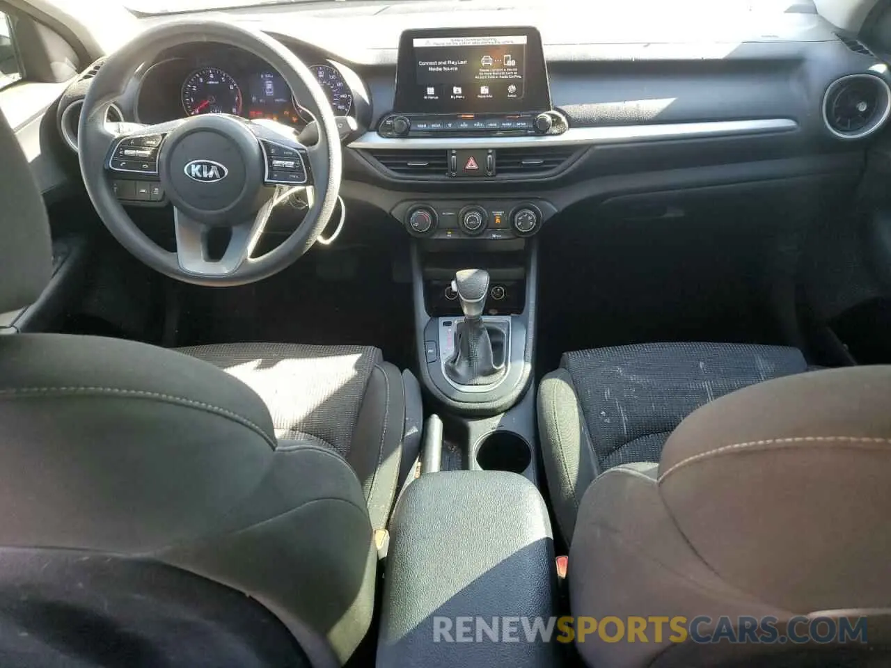 8 Photograph of a damaged car 3KPF24AD3LE182432 KIA FORTE 2020