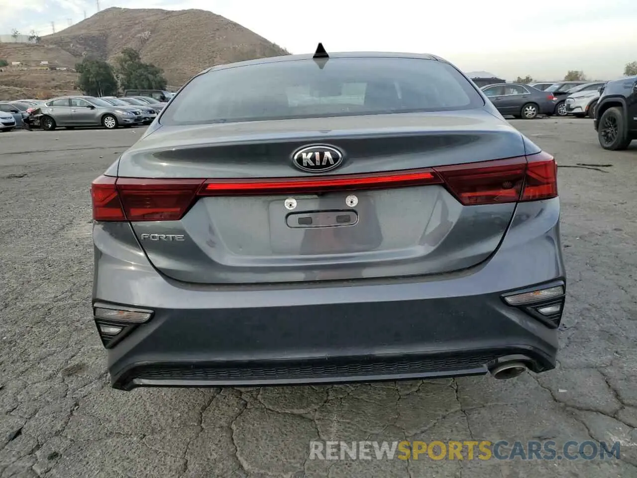 6 Фотография поврежденного автомобиля 3KPF24AD3LE195522 KIA FORTE 2020