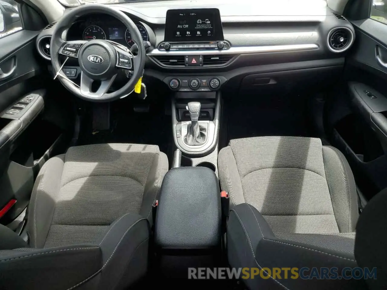 8 Фотография поврежденного автомобиля 3KPF24AD3LE195763 KIA FORTE 2020