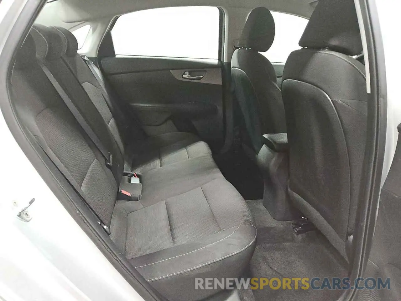 10 Фотография поврежденного автомобиля 3KPF24AD3LE223545 KIA FORTE 2020