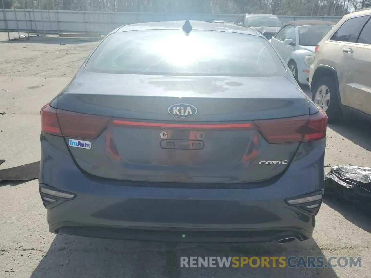 6 Фотография поврежденного автомобиля 3KPF24AD3LE224078 KIA FORTE 2020
