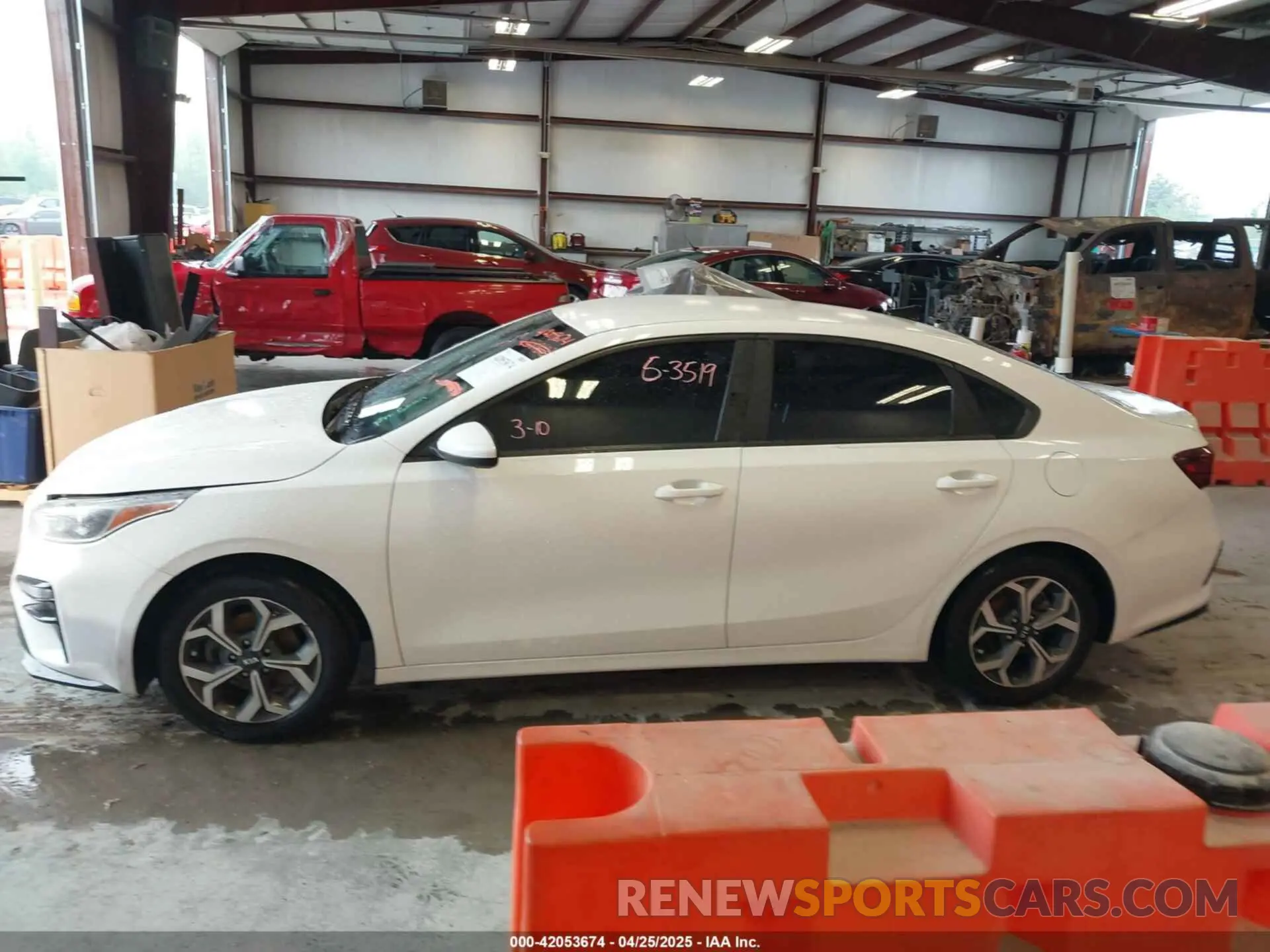 14 Photograph of a damaged car 3KPF24AD3LE243519 KIA FORTE 2020