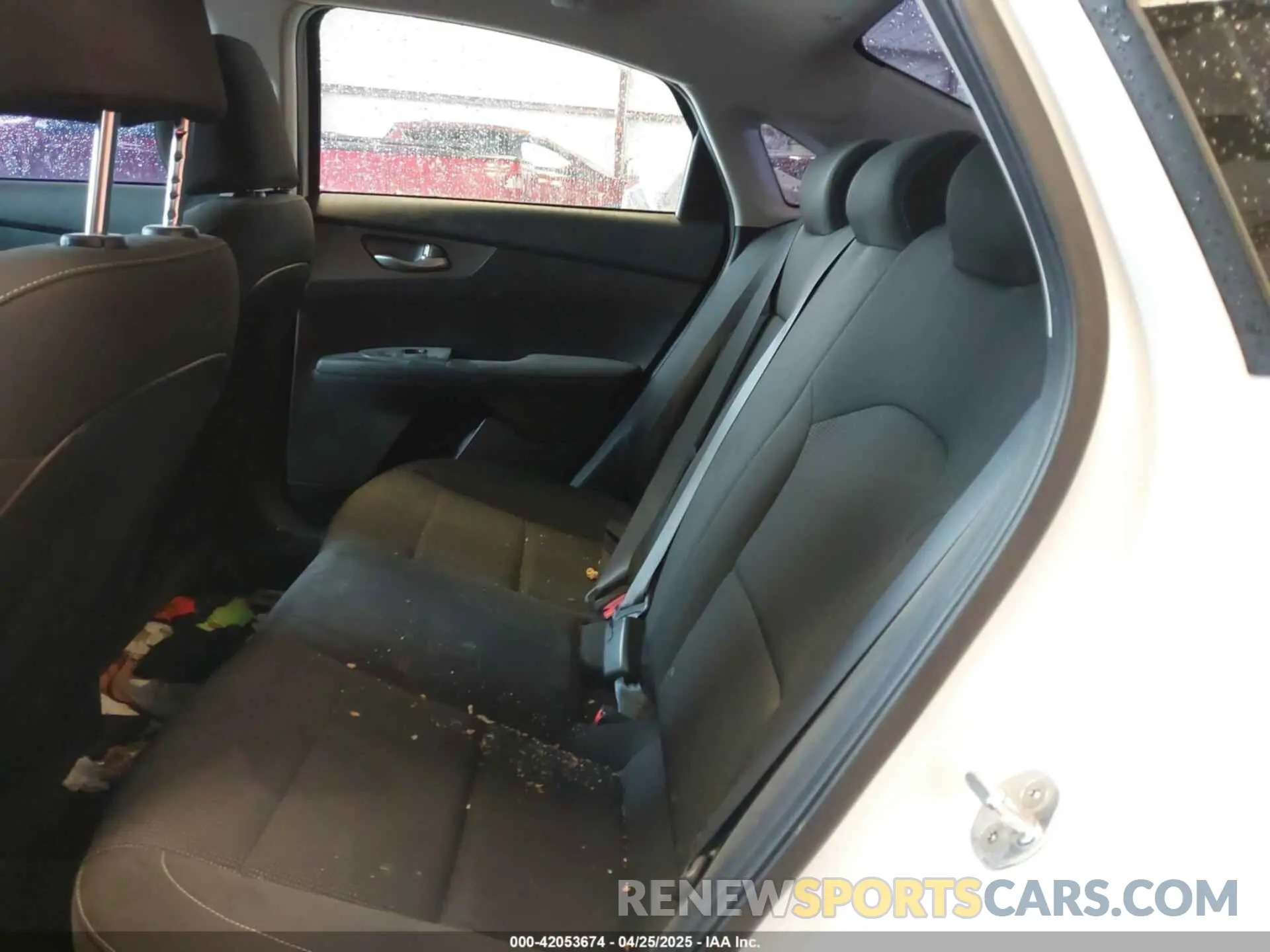 8 Photograph of a damaged car 3KPF24AD3LE243519 KIA FORTE 2020