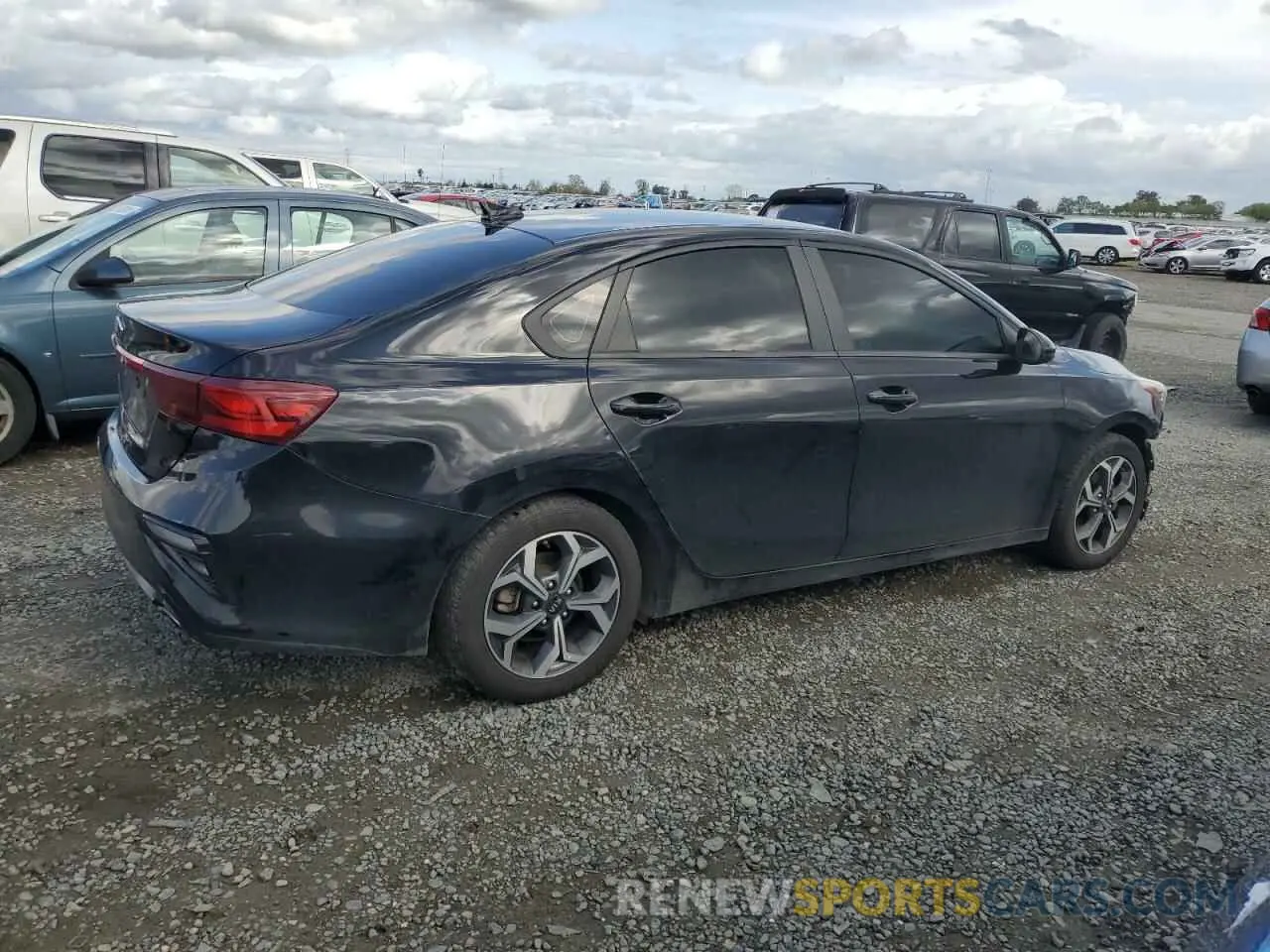 3 Photograph of a damaged car 3KPF24AD3LE247019 KIA FORTE 2020