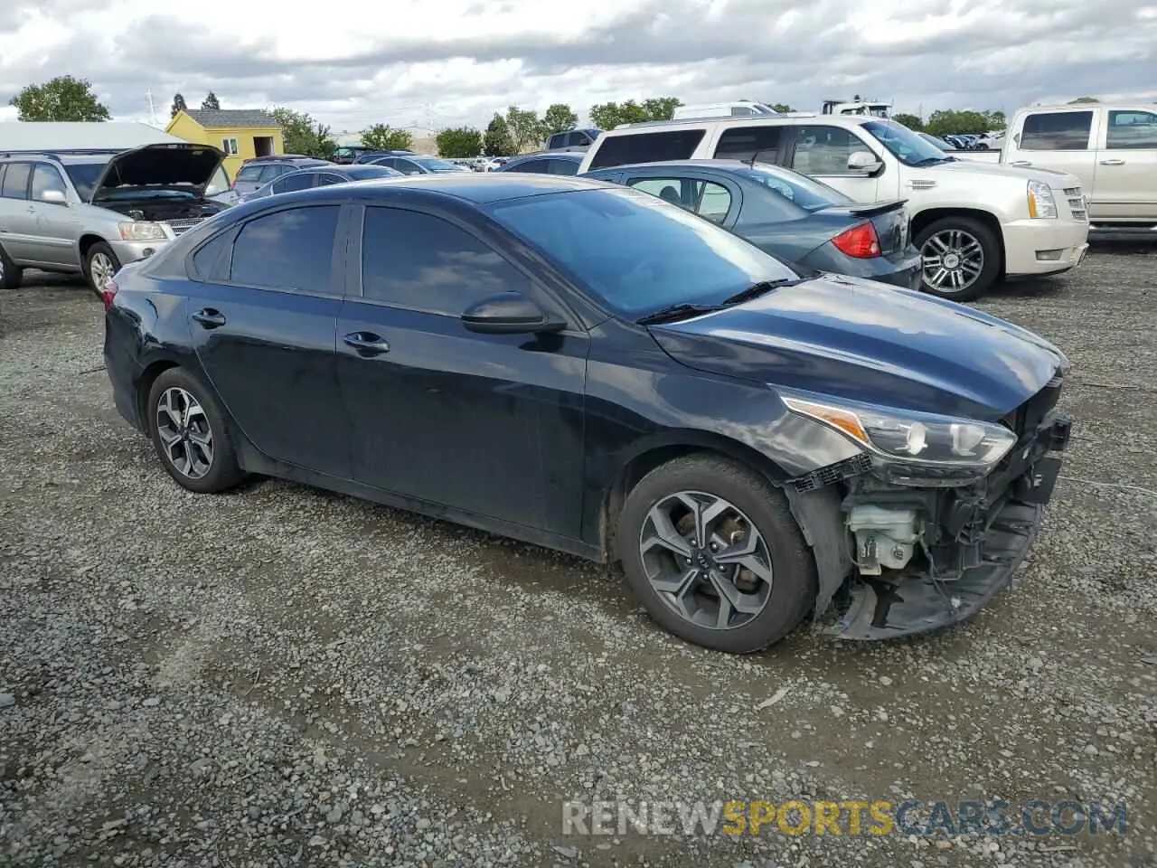 4 Photograph of a damaged car 3KPF24AD3LE247019 KIA FORTE 2020