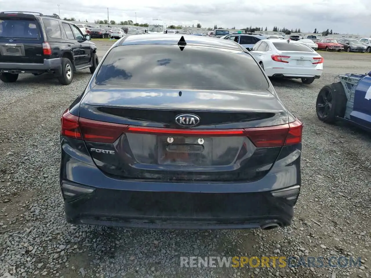 6 Photograph of a damaged car 3KPF24AD3LE247019 KIA FORTE 2020