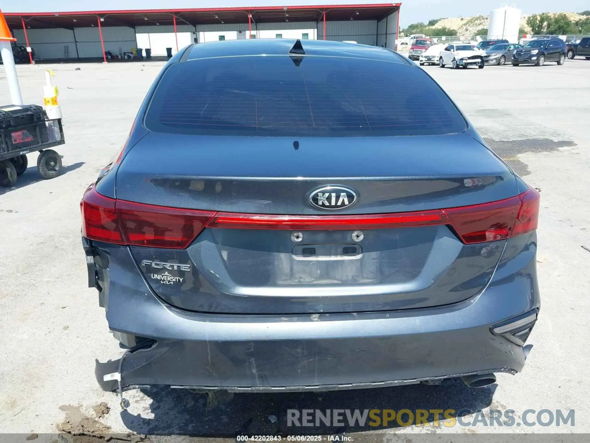 18 Photograph of a damaged car 3KPF24AD3LE260269 KIA FORTE 2020