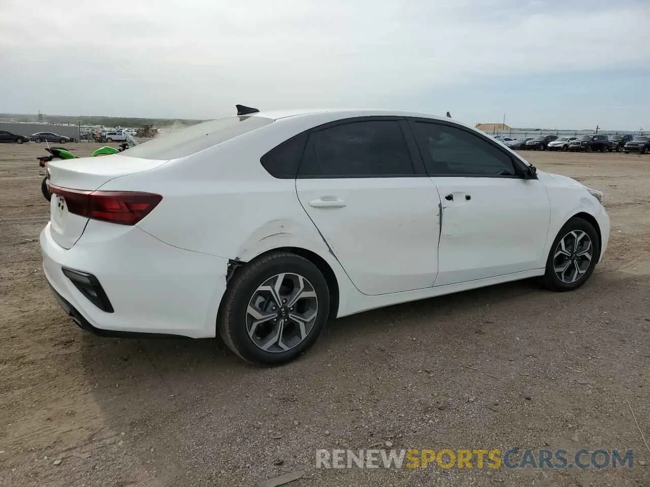 3 Photograph of a damaged car 3KPF24AD3LE261633 KIA FORTE 2020
