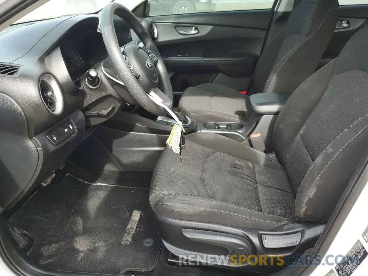 7 Photograph of a damaged car 3KPF24AD3LE261633 KIA FORTE 2020