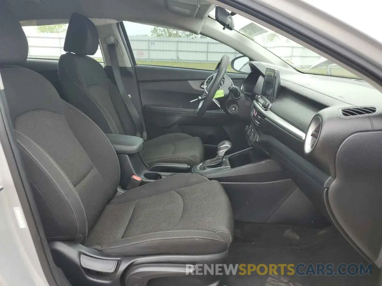 7 Photograph of a damaged car 3KPF24AD4LE141095 KIA FORTE 2020