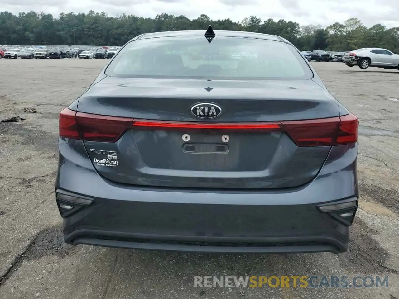6 Photograph of a damaged car 3KPF24AD4LE154851 KIA FORTE 2020