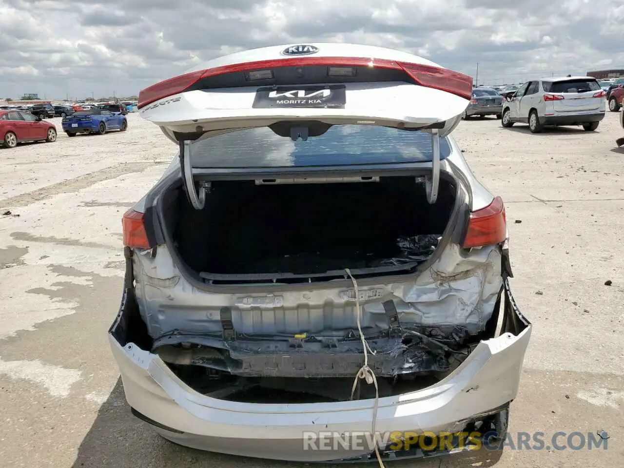 6 Photograph of a damaged car 3KPF24AD4LE156681 KIA FORTE 2020