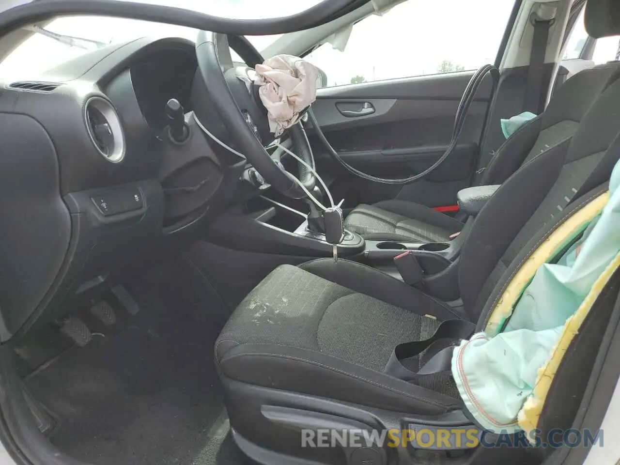 7 Фотография поврежденного автомобиля 3KPF24AD4LE162996 KIA FORTE 2020