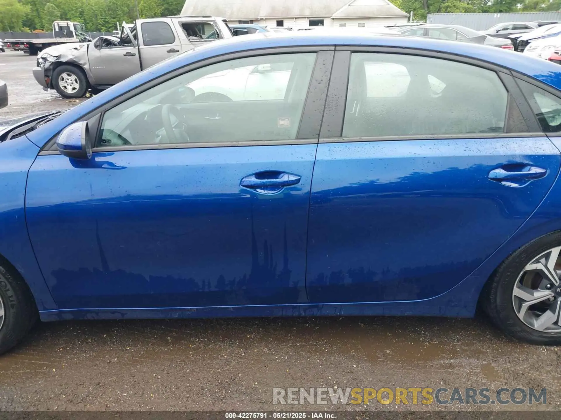 14 Photograph of a damaged car 3KPF24AD4LE163436 KIA FORTE 2020