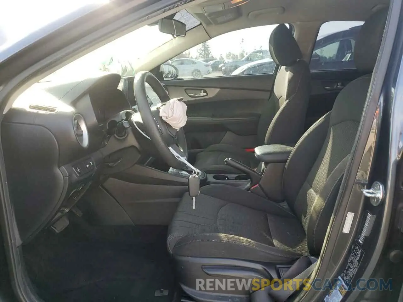 7 Photograph of a damaged car 3KPF24AD4LE165980 KIA FORTE 2020