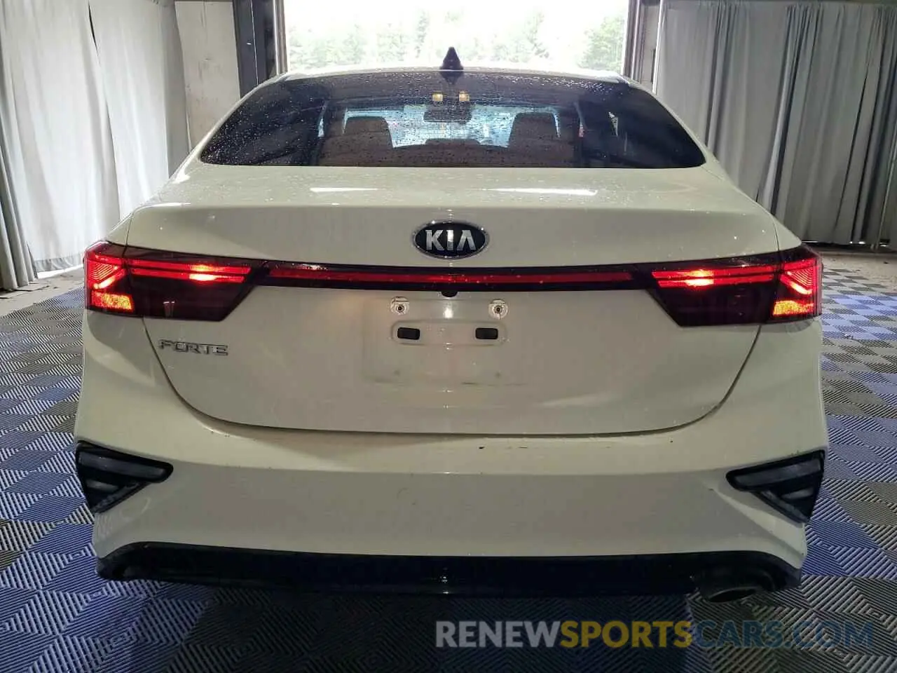 6 Photograph of a damaged car 3KPF24AD4LE182522 KIA FORTE 2020