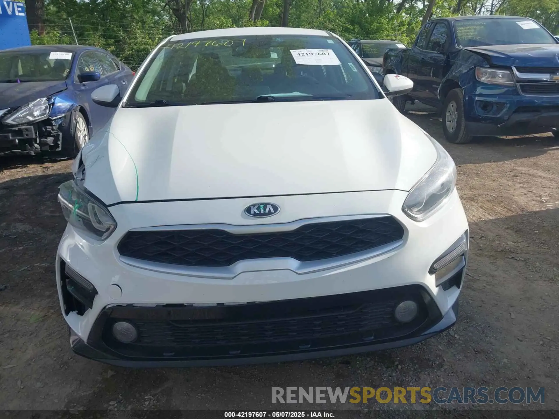 12 Photograph of a damaged car 3KPF24AD4LE194251 KIA FORTE 2020