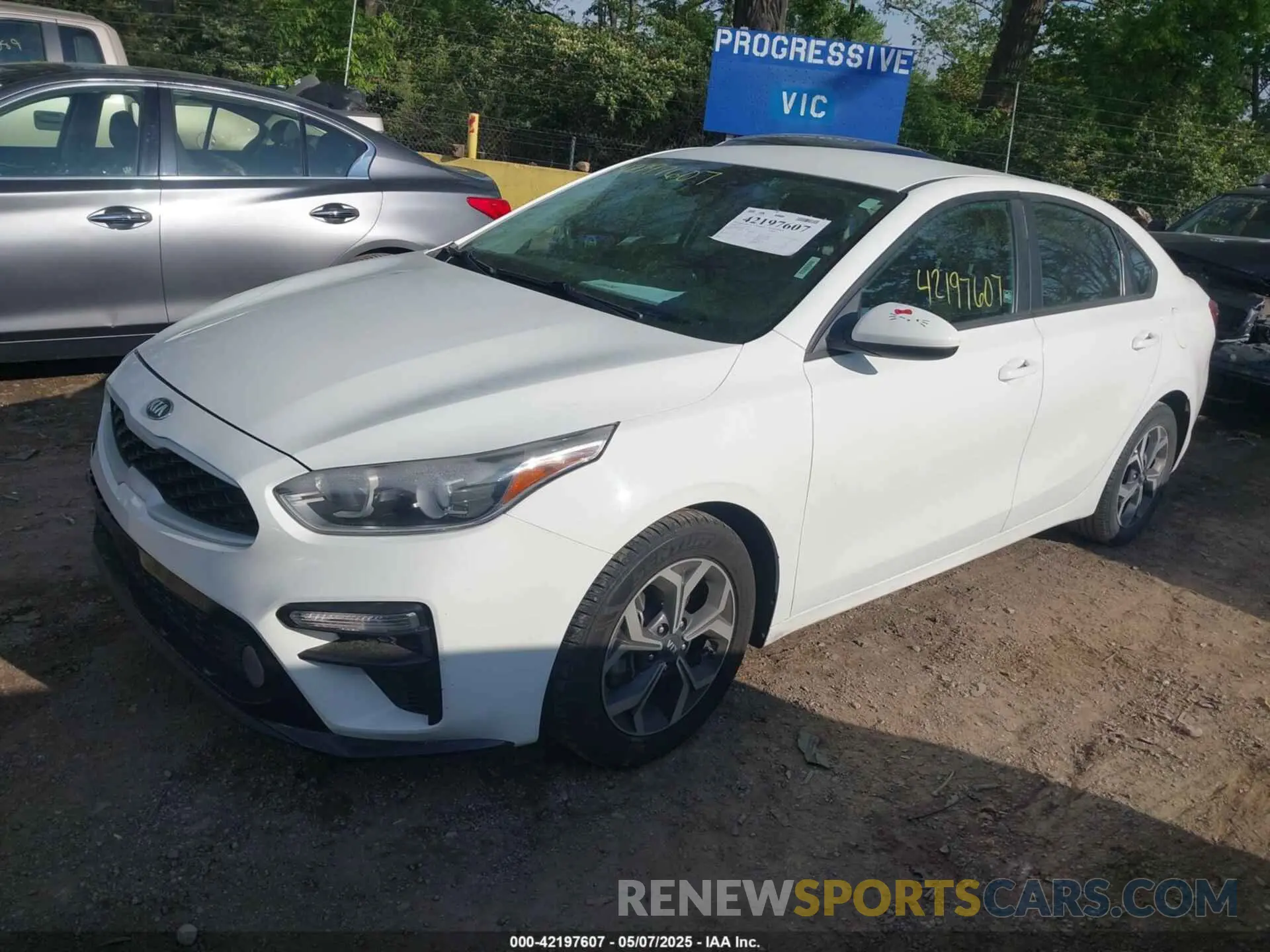 2 Photograph of a damaged car 3KPF24AD4LE194251 KIA FORTE 2020