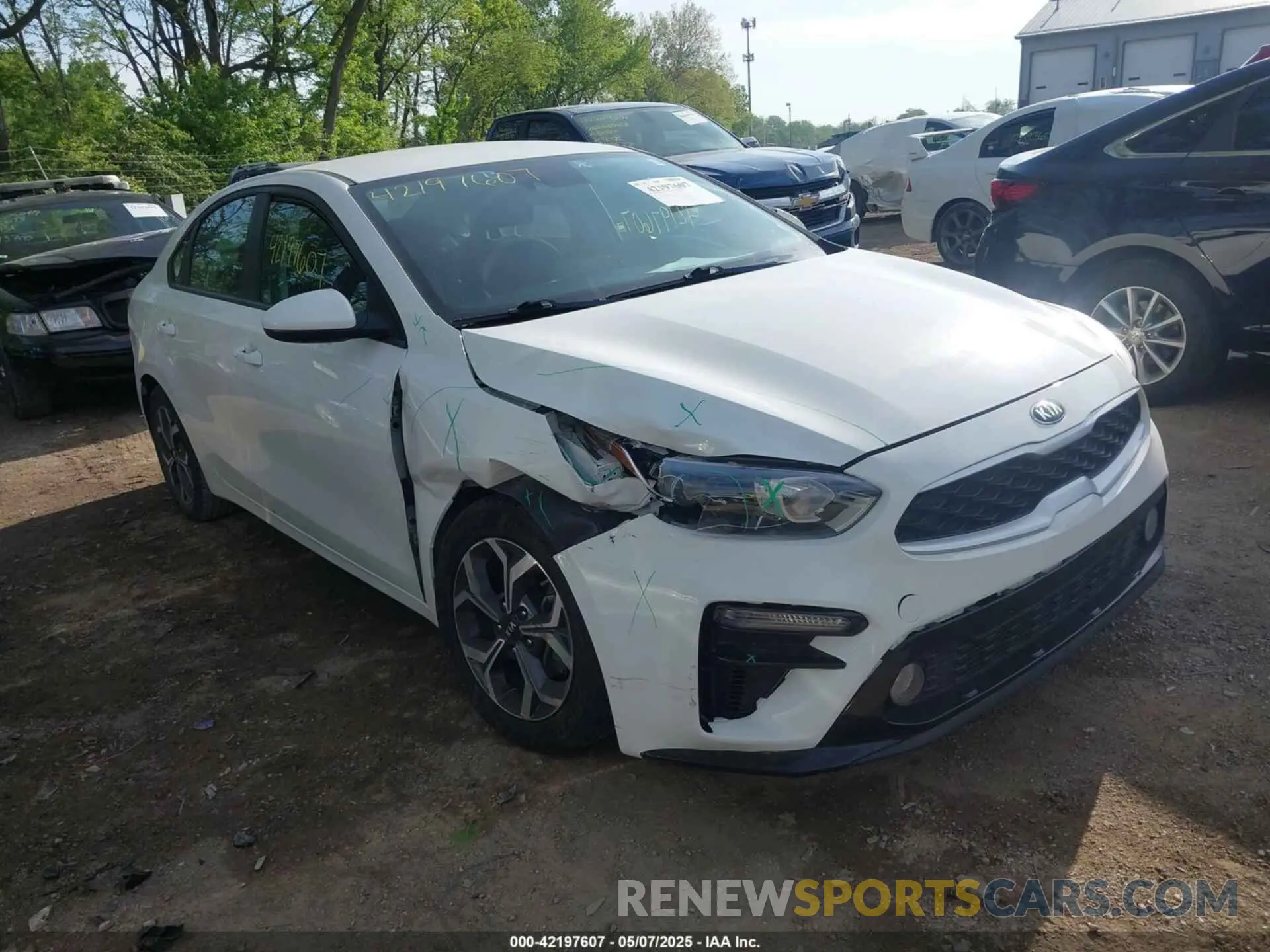6 Photograph of a damaged car 3KPF24AD4LE194251 KIA FORTE 2020
