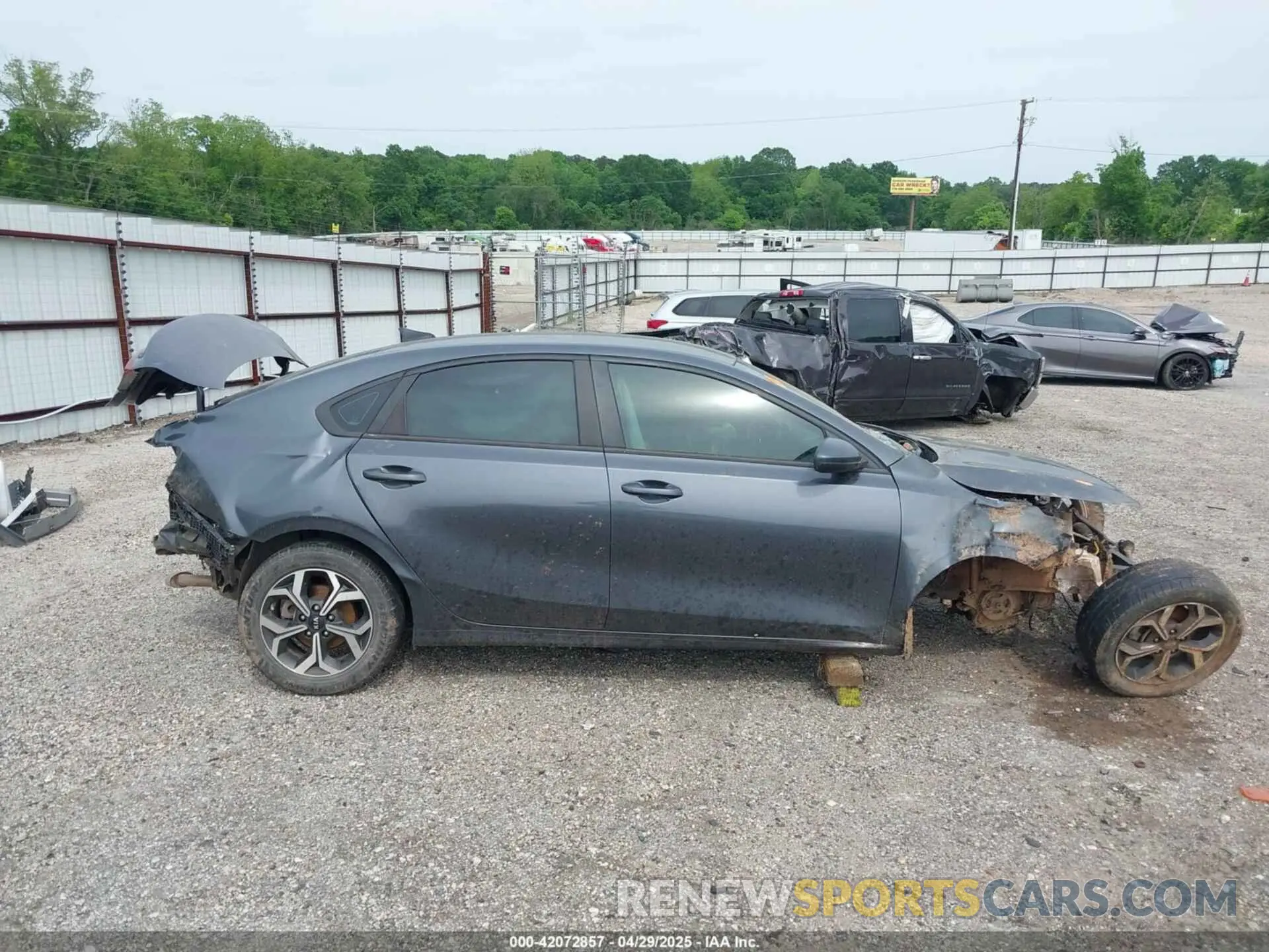 13 Photograph of a damaged car 3KPF24AD4LE223103 KIA FORTE 2020