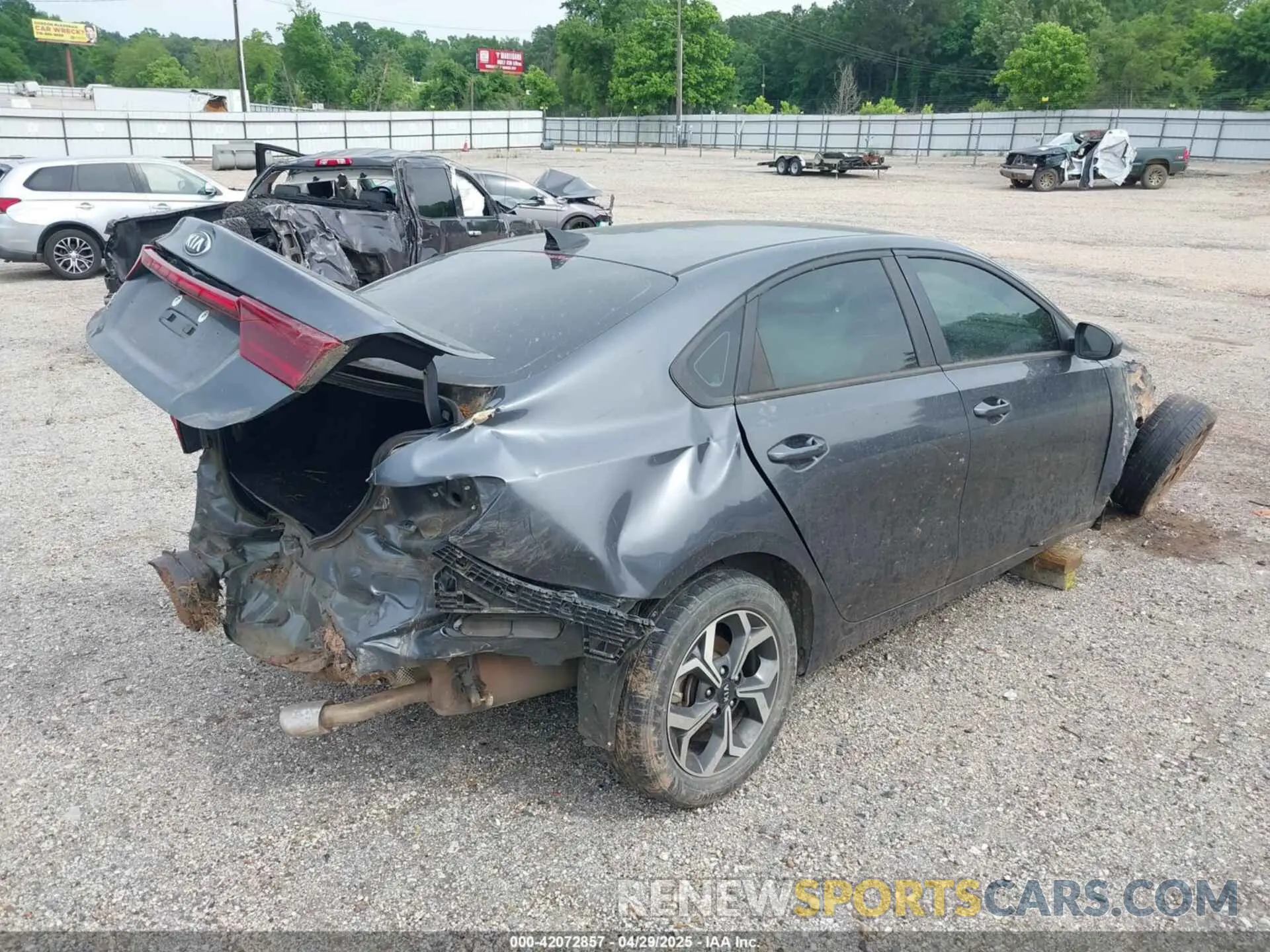 4 Photograph of a damaged car 3KPF24AD4LE223103 KIA FORTE 2020
