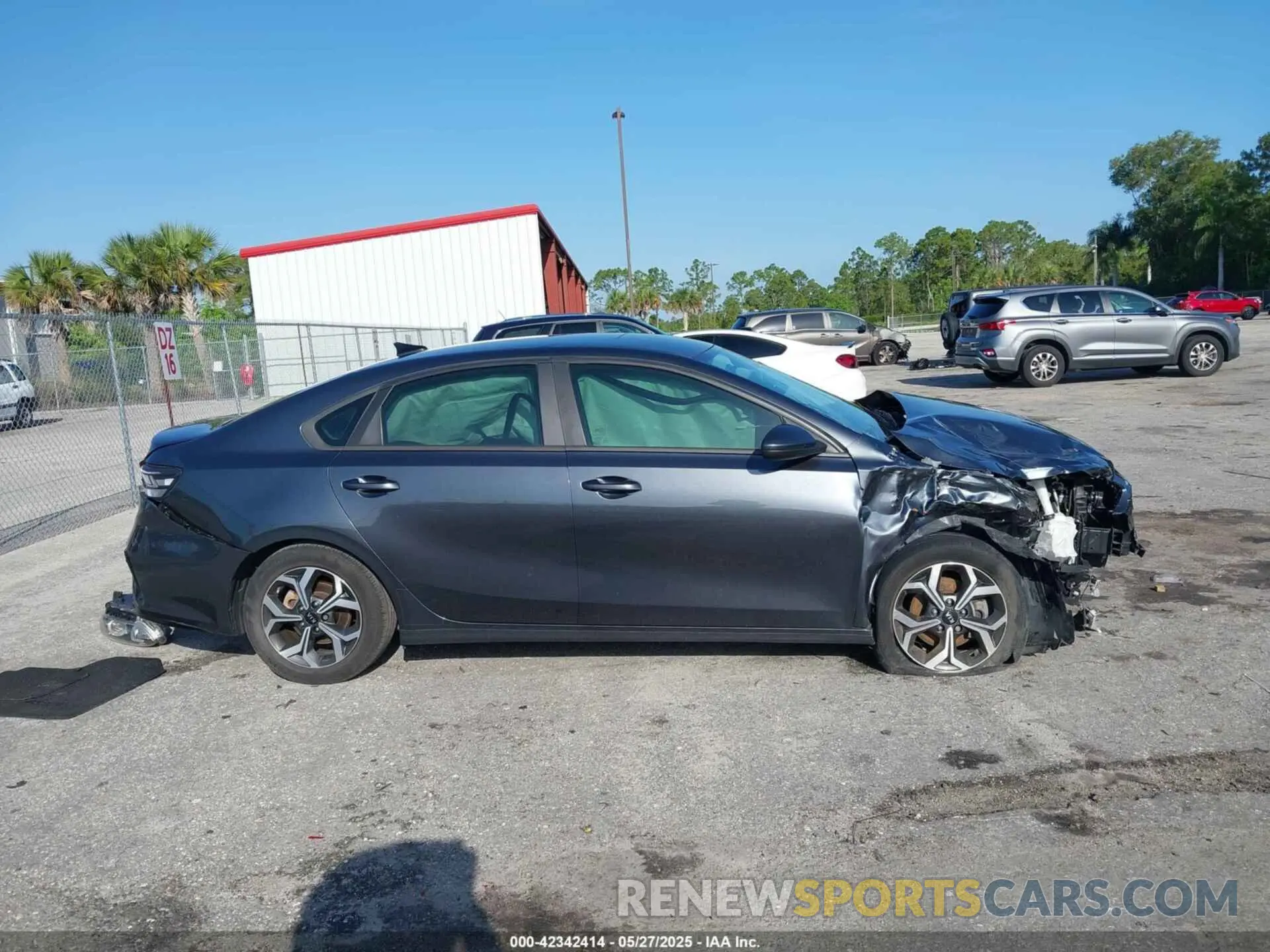 13 Photograph of a damaged car 3KPF24AD4LE234148 KIA FORTE 2020