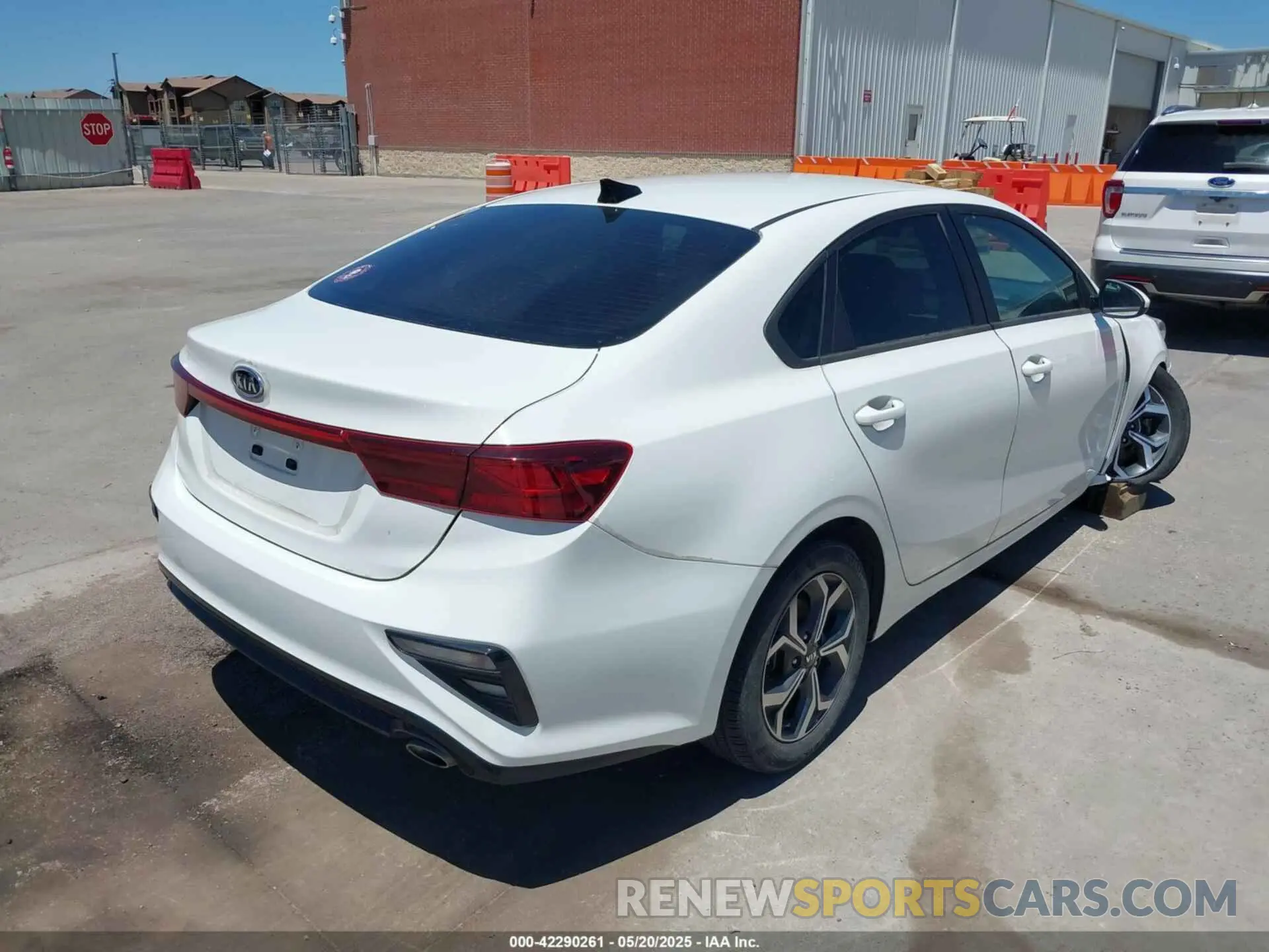 4 Photograph of a damaged car 3KPF24AD4LE248213 KIA FORTE 2020