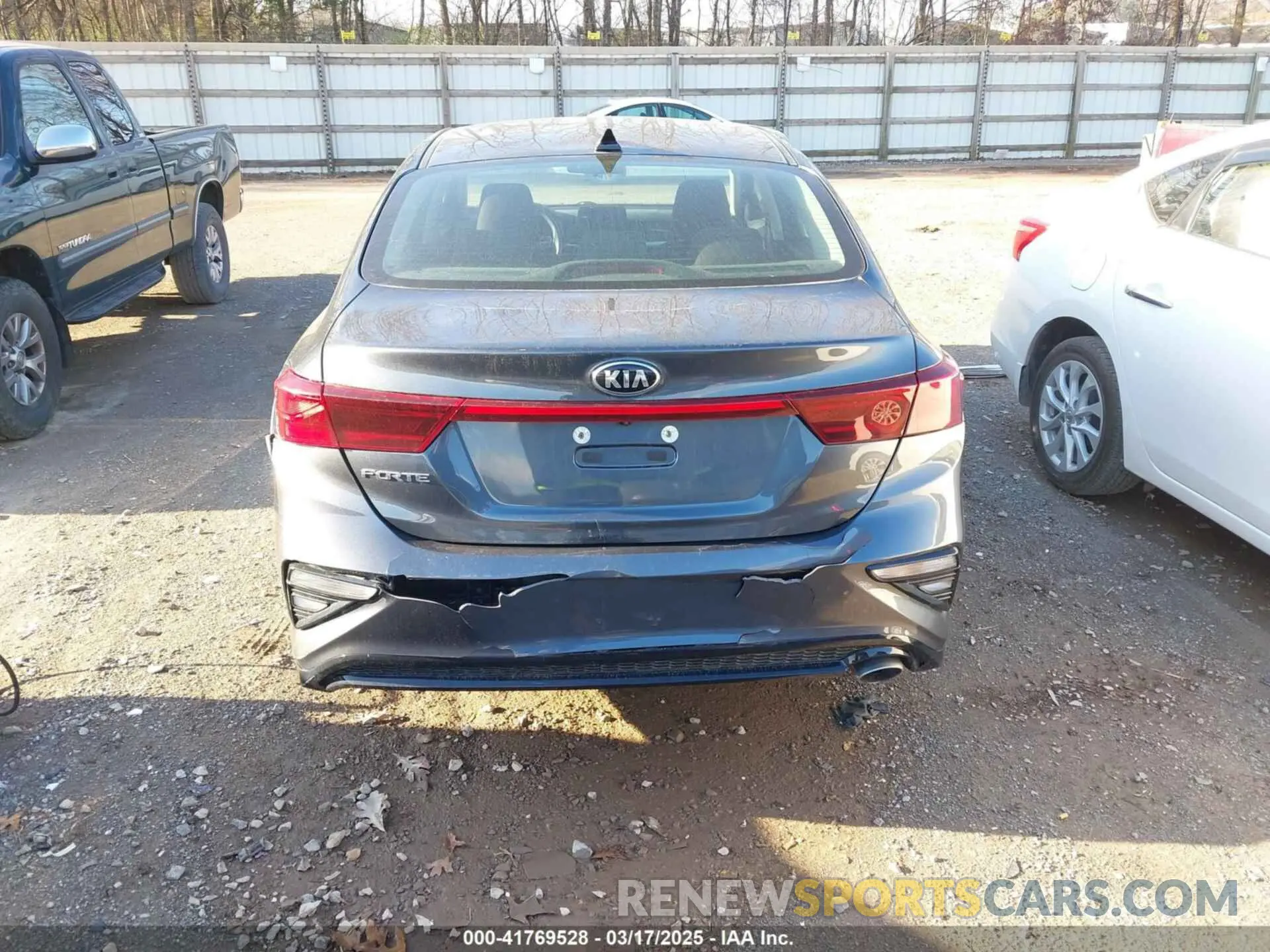 6 Photograph of a damaged car 3KPF24AD5LE144572 KIA FORTE 2020