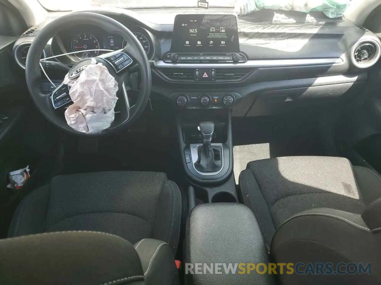 8 Фотография поврежденного автомобиля 3KPF24AD5LE151232 KIA FORTE 2020