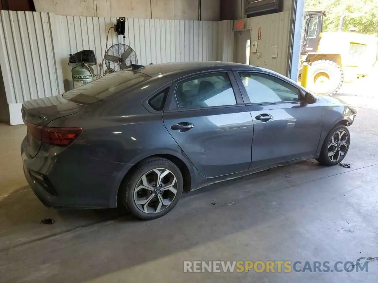 3 Photograph of a damaged car 3KPF24AD5LE151635 KIA FORTE 2020