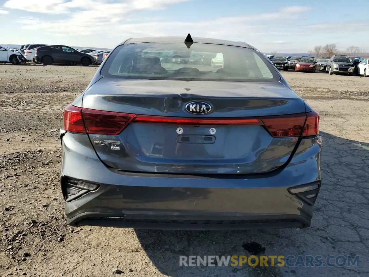 6 Photograph of a damaged car 3KPF24AD5LE181542 KIA FORTE 2020